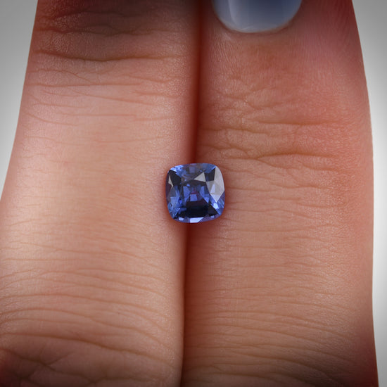 0,73 Karat blauer SRI LANKAN Kissensaphir