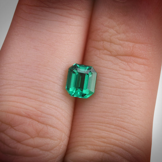 0.97 Carat Green COLOMBIAN Emerald Emerald GRS