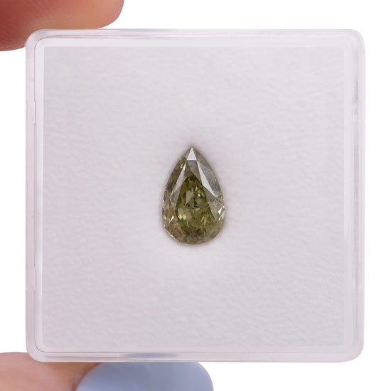 1.02 carati Fancy Brownish Greenish Yellow Pear Chameleon Diamond VS2 GIA