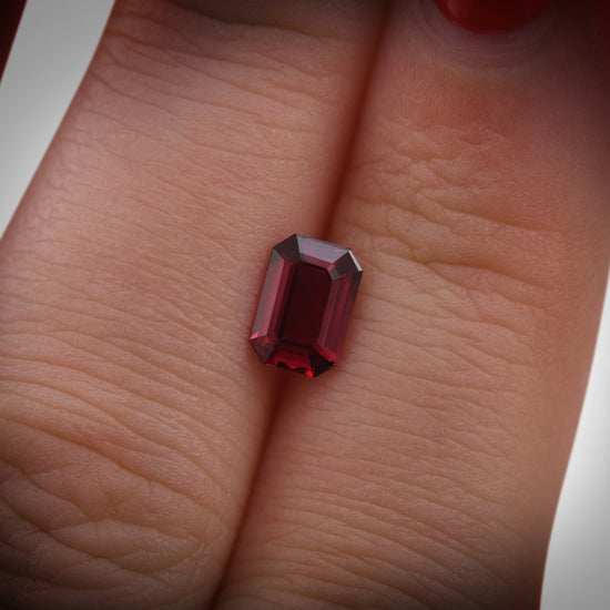 1.06 Carat Red MOZAMBIQUE Emerald Ruby