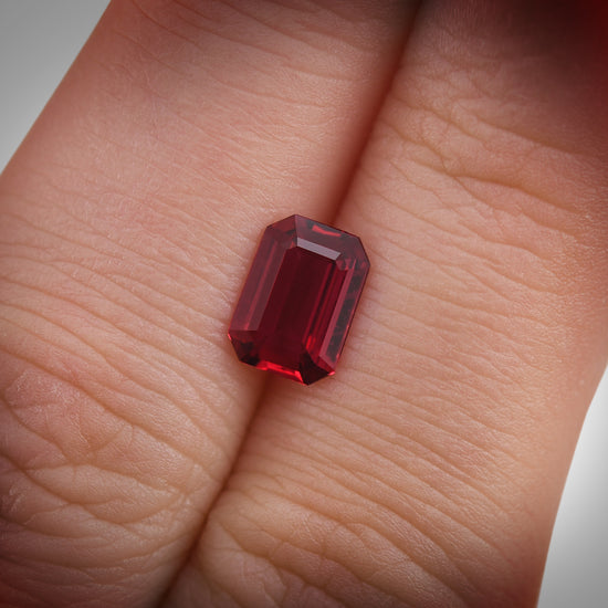 1.30 Carat Red MOZAMBIQUE Emerald Ruby CD