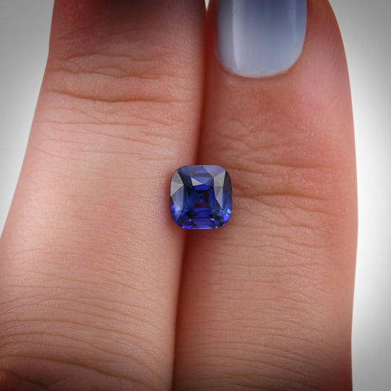 1,30 Karat blauer SRI LANKAN Kissensaphir