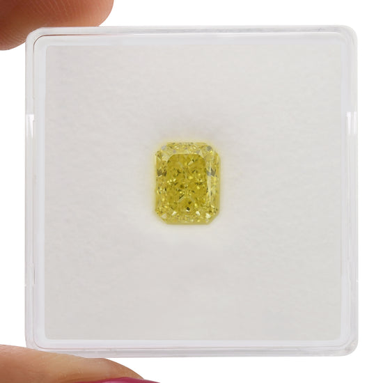 Diamante Radiant Giallo Intenso Fancy VVS1 GIA da 1,35 carati