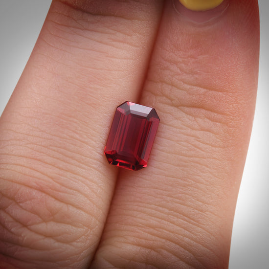 1.42 Carat Red MOZAMBIQUE Emerald Ruby CD