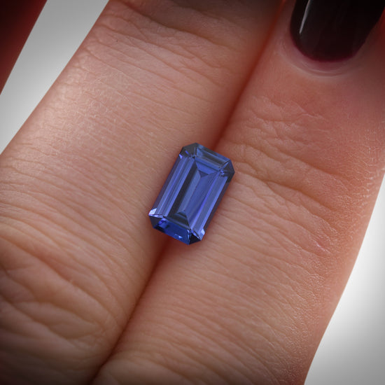 1.42 Carat Blue SRI LANKA Emerald Sapphire
