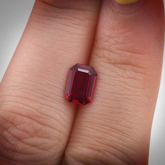 1.50 Carat Red MOZAMBIQUE Emerald Ruby CD