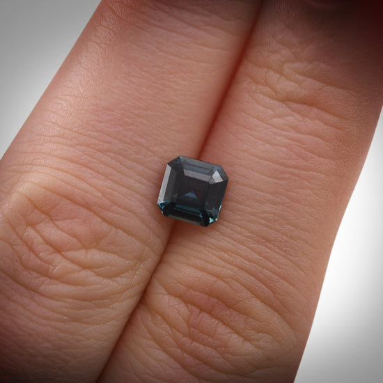 1.54 Carat Green MADAGASCAR Emerald Sapphire