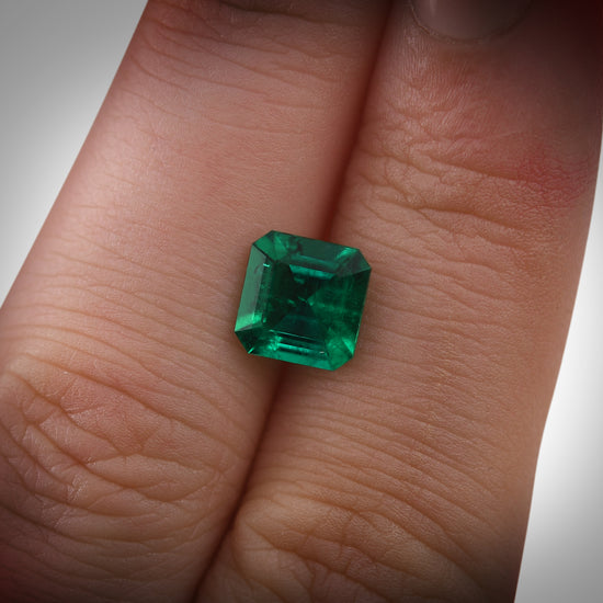 1.58 Carat Green COLOMBIAN Emerald Emerald CD and Muzo