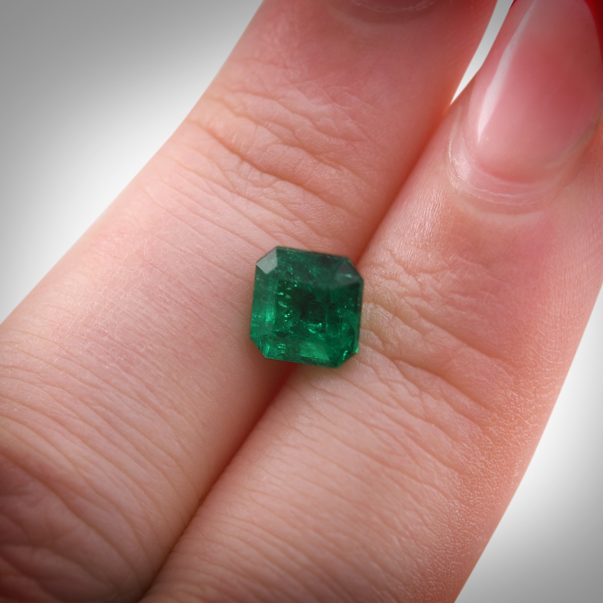 邦楽 LOVE SHOP COLOMBIA - EMERALD GROOVE 1.83 Carat Green COLOMBIA Emerald Emerald CD | LEIBISH