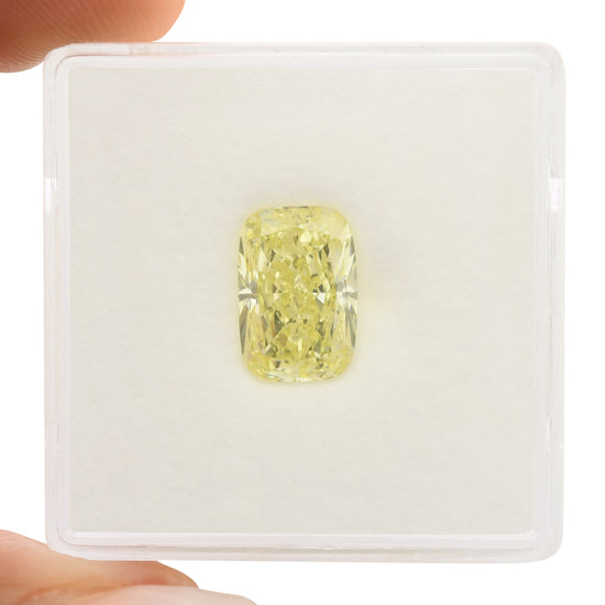 2,37 Karat Fancy Light Yellow Cushion Diamant VVS2 GIA