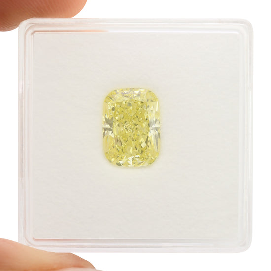 2,51 Karat Fancy Yellow Kissenschliff Diamant VS2 GIA