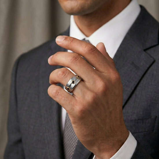 Ehering für Herren mit schwarzem Diamanten