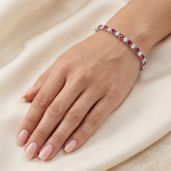 10,93 Karat Diamant- und Rubin-Tennisarmband