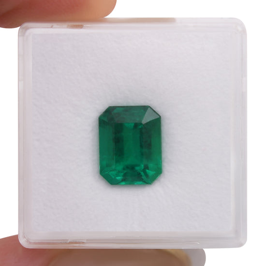 3.23 Carat Green COLOMBIAN Emerald Emerald CD