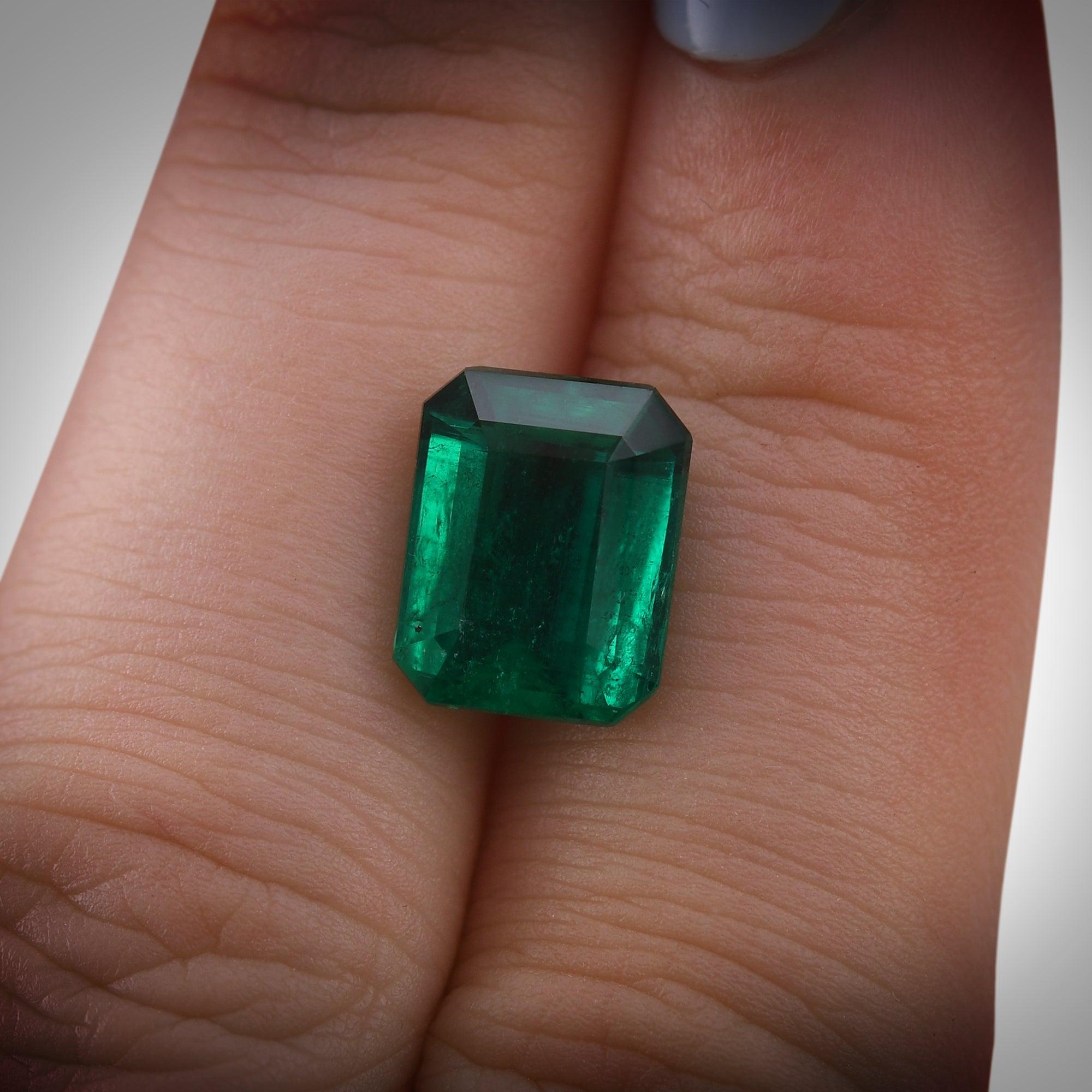 標本 French Guiana Esmeraldas coerulea 13mm 3.32 Carat Green COLOMBIAN Emerald Emerald GRS | LEIBISH