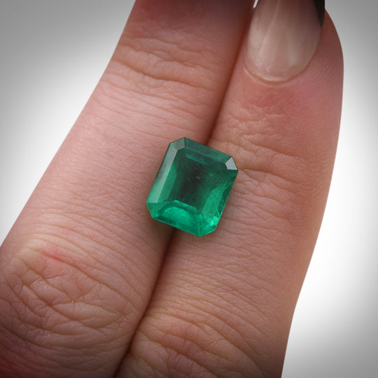 3.45 Carat Green COLOMBIA Emerald Emerald CD