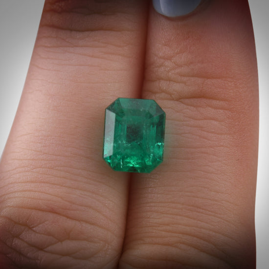 3.69 Carat Green COLOMBIAN Emerald Emerald GRS