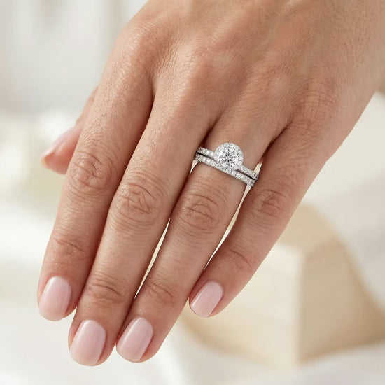Round Brilliant Wedding Set Ring and Band