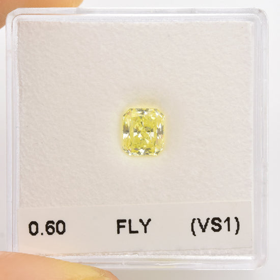 0.60 Carat Fancy Light Yellow Radiant Diamond (VS1)