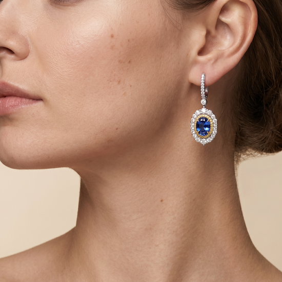 Ovale Saphir- und Diamant-Doppel-Halo-Ohrringe