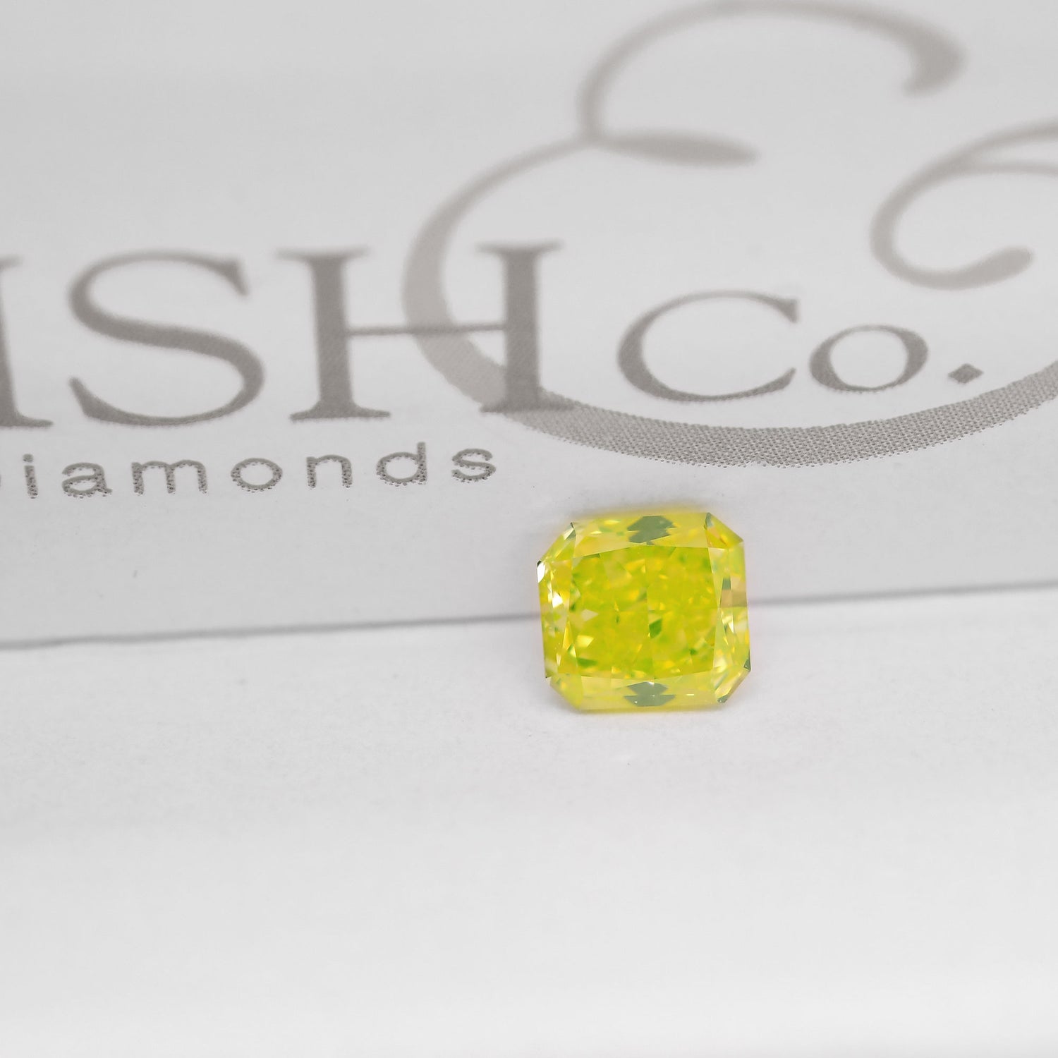 0.47 Carat Fancy Vivid Green Yellow Radiant Diamond VVS1 GIA
