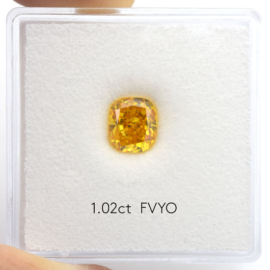 Diamante cuscino Fancy Vivid Giallo Arancio da 1,02 carati (I1) GIA