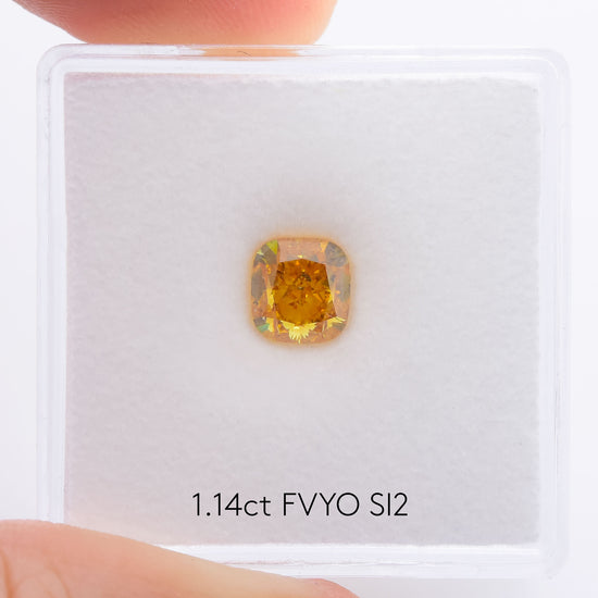 Diamante a cuscino Fancy Vivid Giallo Arancio di 1,14 carati SI2 GIA