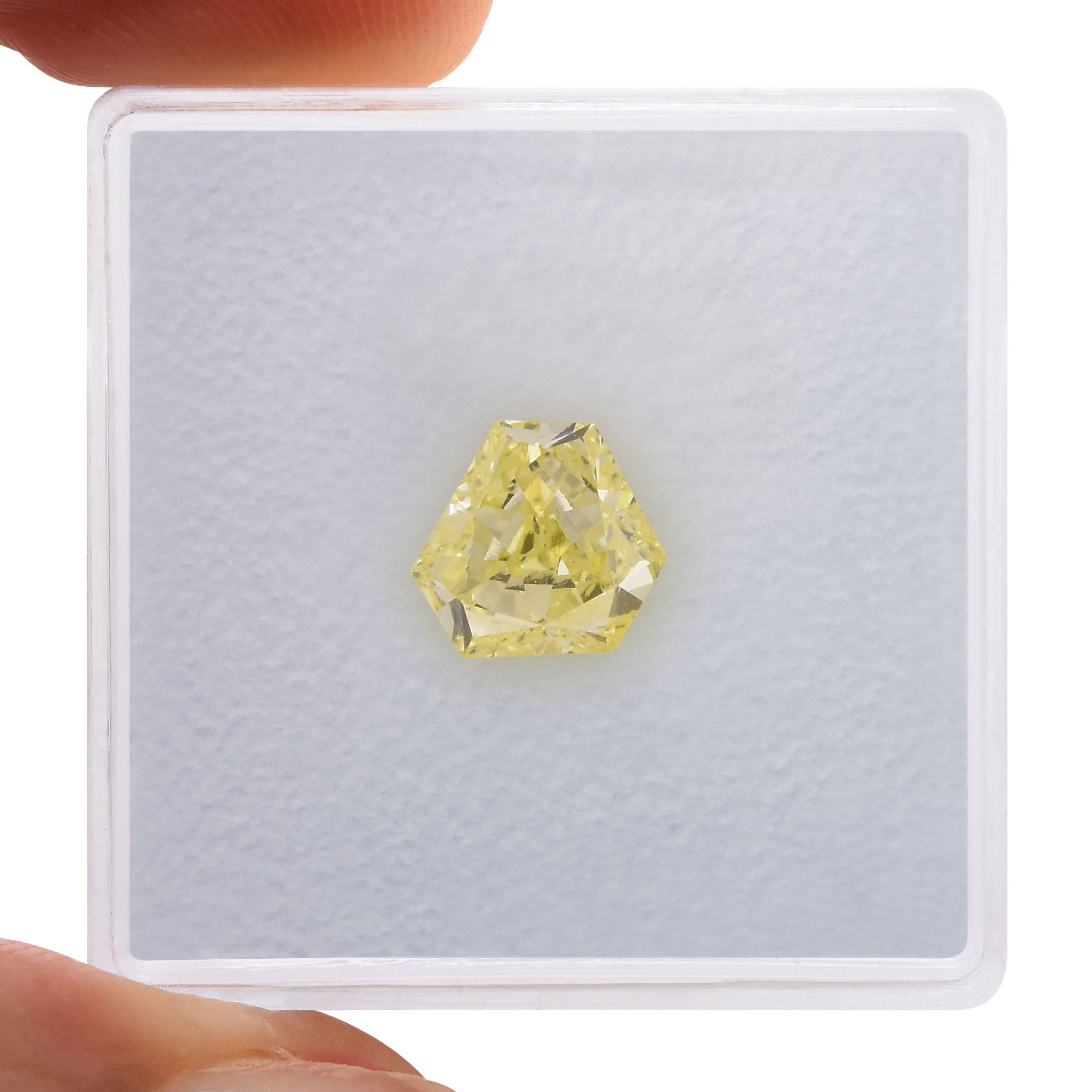 0.72 Carat Y-Z Triangle Diamond VS1 GIA | LEIBISH