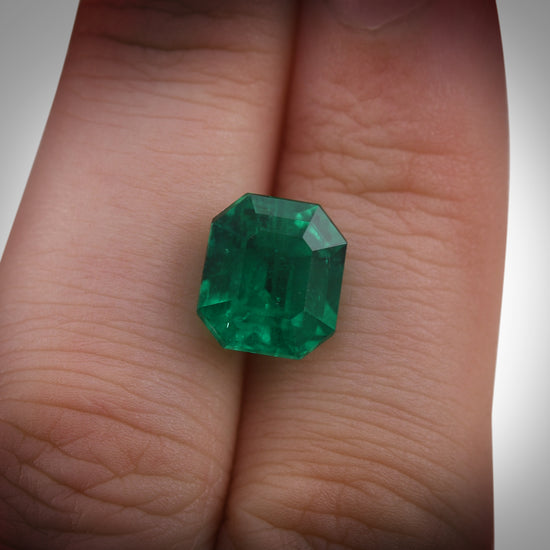 4.28 Carat Green COLOMBIAN Emerald Emerald GRS