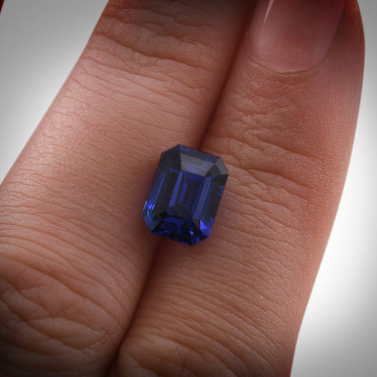 4.58 Carat Blue SRI LANKA Emerald Sapphire CD