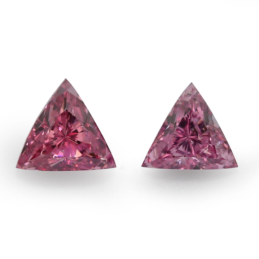 Diamanti a triangolo Fancy Intense Purplish Pink da 0,37 carati I1