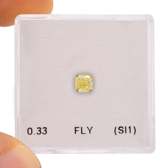 0.33 Carat Fancy Light Yellow Radiant Diamond (SI1)