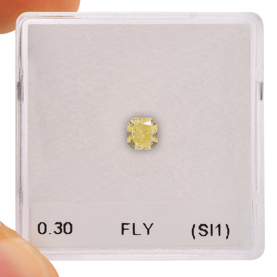 0.30 Carat Fancy Light Yellow Radiant Diamond (SI1)