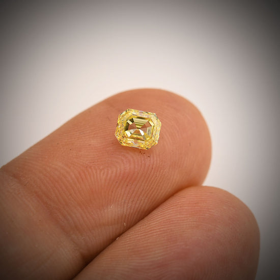 0.77 Carat Fancy Yellow Emerald Diamond VS2 GIA
