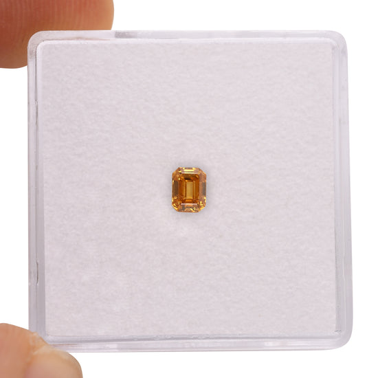 Diamante Smeraldo Fancy Deep Yellow Orange (I1) GIA da 0.22 carati