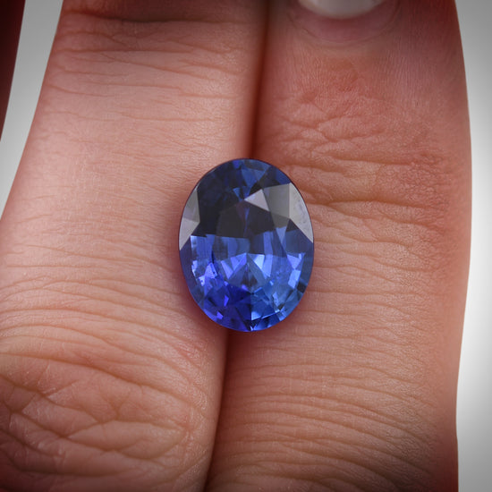 5.06 Carat Blue SRI LANKAN Oval Sapphire CD