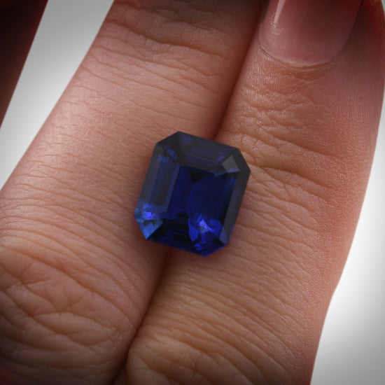 5.55 Carat Blue SRI LANKA Emerald Sapphire CD