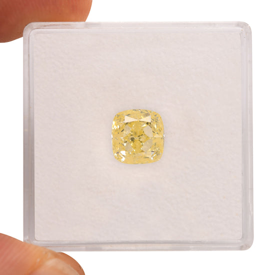 1,78 Karat Fancy Light Yellow Kissenschliff Diamant IF GIA