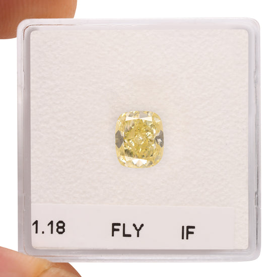 Diamante Cushion GIA Fancy Light Yellow IF da 1,18 carati