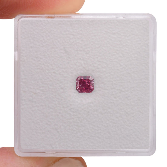 0.20 Carat Fancy Vivid Purplish Pink Radiant Argyle Diamond SI2 ARGYLE and GIA