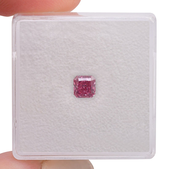 0.43 Carat Fancy Vivid Purplish Pink Radiant Argyle Diamond SI2 GIA and Argyle