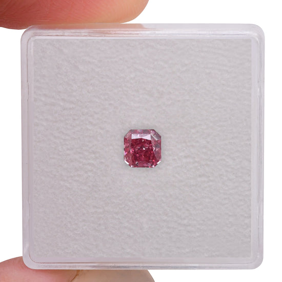 0.45 Carat Fancy Vivid Purplish Pink Radiant Argyle Diamond SI2 GIA and Argyle