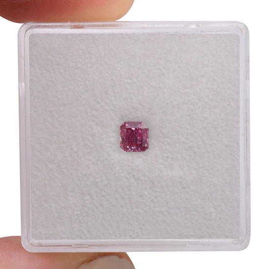 0.23 Carat Fancy Vivid Purplish Pink Radiant Argyle Diamond (I1) GIA
