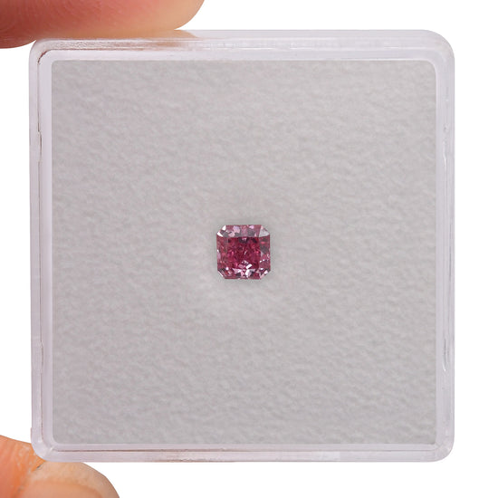 0.22 Carat Fancy Vivid Purple Pink Radiant Argyle Diamond SI1 GIA