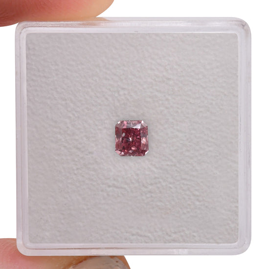 0.34 Carat Fancy Vivid Pink Radiant Argyle Diamond SI1 GIA