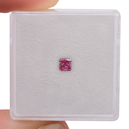 0.16 Carat Fancy Vivid Purplish Pink Radiant Diamond VS2 GIA