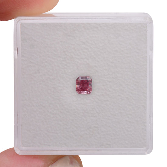 0.21 Carat Fancy Vivid Purplish Pink Radiant Diamond VS2 GIA Argyle