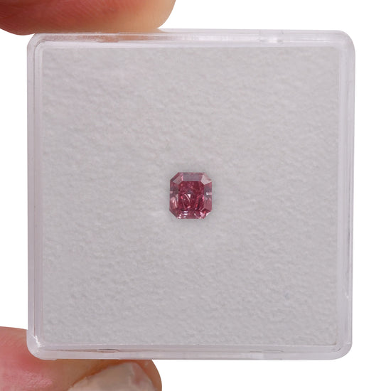 0.28 Carat Fancy Vivid Purplish Pink Radiant Argyle Diamond VS1 GIA
