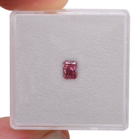 0.30 Carat Fancy Vivid Pink Radiant Diamond VS2 GIA and Argyle