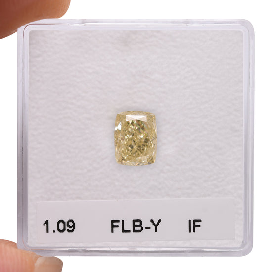 1,09 Karat Fancy Light Brownish Yellow Kissen Diamant IF GIA